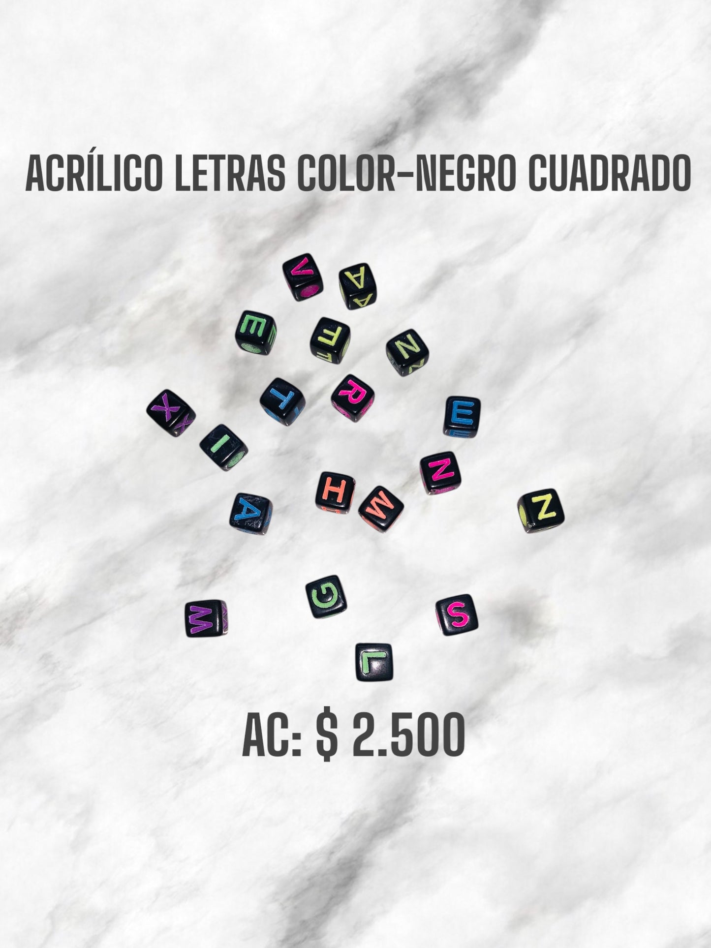ACRÍLICO LETRAS COLOR-NEGRO CUADRADO
