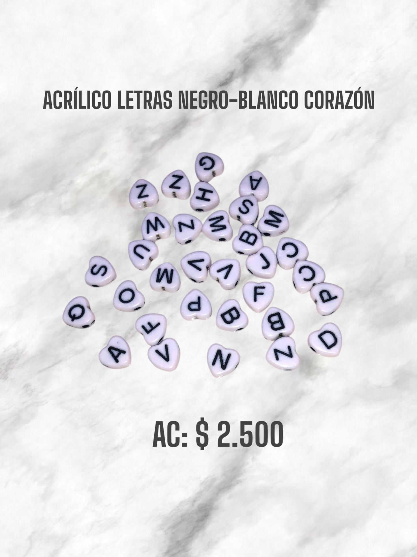ACRÍLICO LETRAS NEGRO-BLANCO CORAZÓN